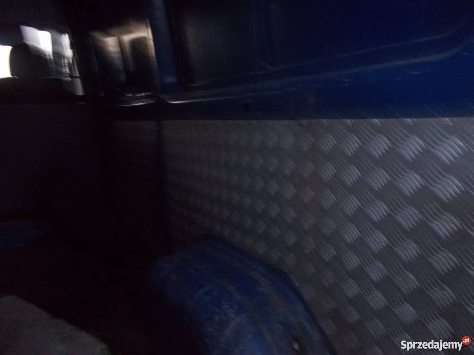 Mercedes Benz Sprinter 208 D nieuszkodzony Trąbki