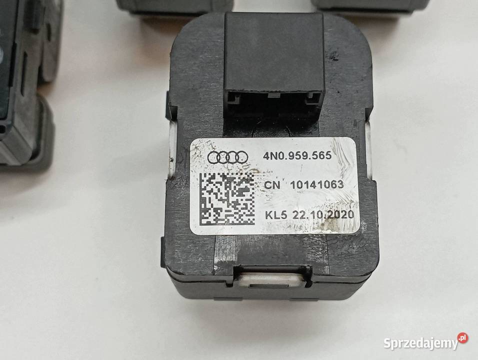 PRZEŁĄCZNIK SZYB LUSTEREK KLAPY 4N0959565