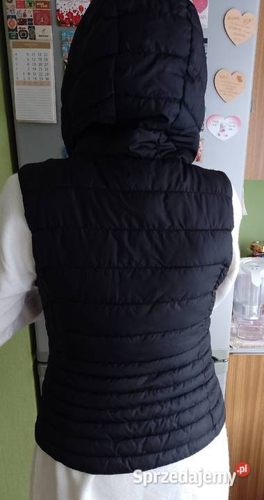 38M Zara Czarna kamizelka z kapturem z Madrytu Zara Kraków
