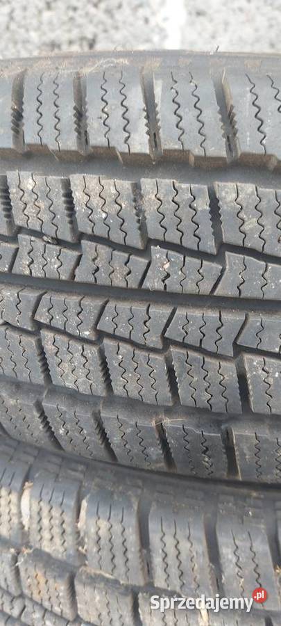 Sprzedam opony zimowe 1956516C Samochodowe Rosiejów