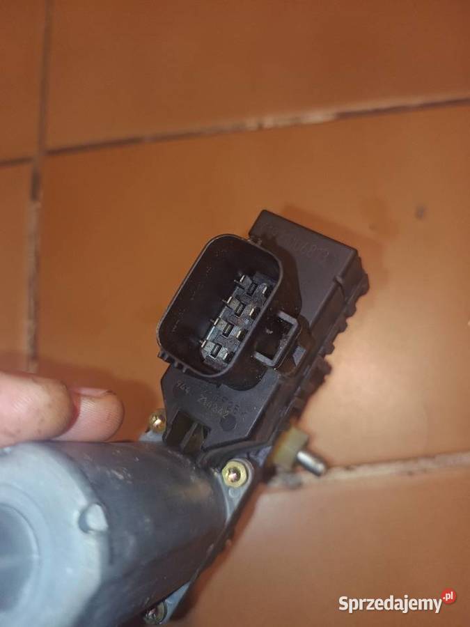 Silniczek podnoszenia tylnej szyby Focus MK1 Tylne sprzedam