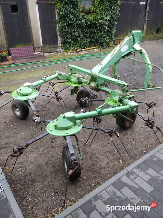 Przetsątrzarka Deutz Fahr Zgrabiarki i przetrząsacze Maszyny rolnicze Gostyń