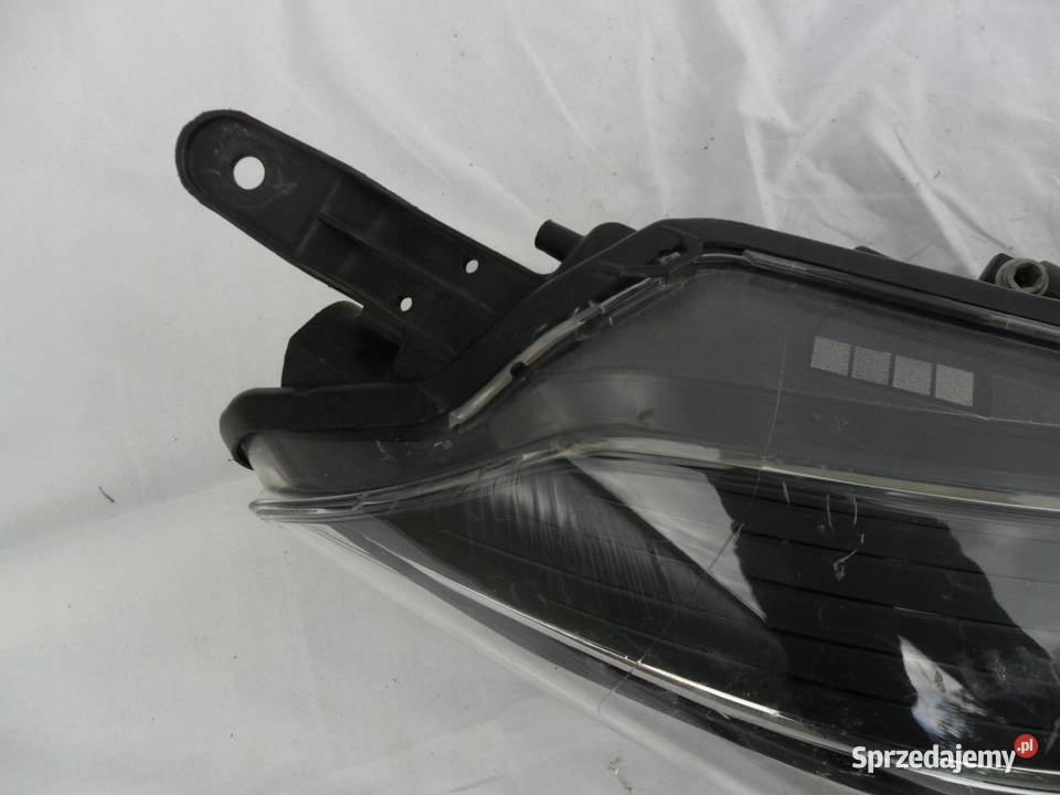 Toyota Yaris III 3 reflektor prawy przedni lampa osobowe sprzedam