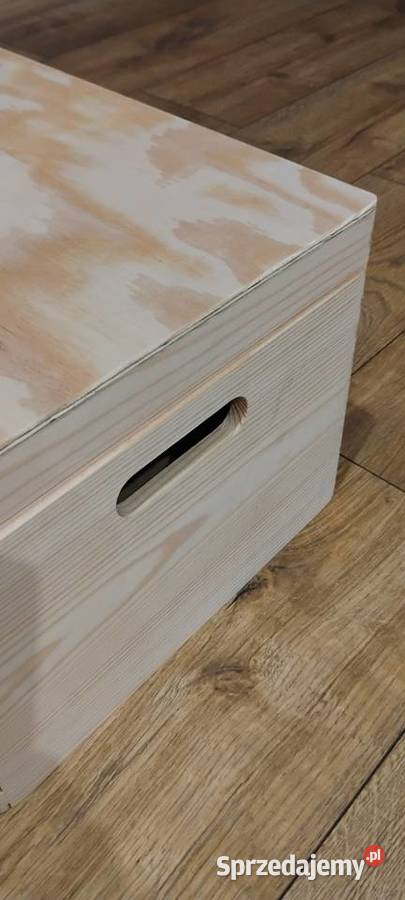 Duża drewniana skrzynka Kłobuck