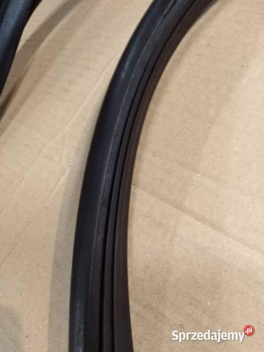 Fiat 125p fabrycznie nowa uszczelka szyby wielkopolskie Chodzież