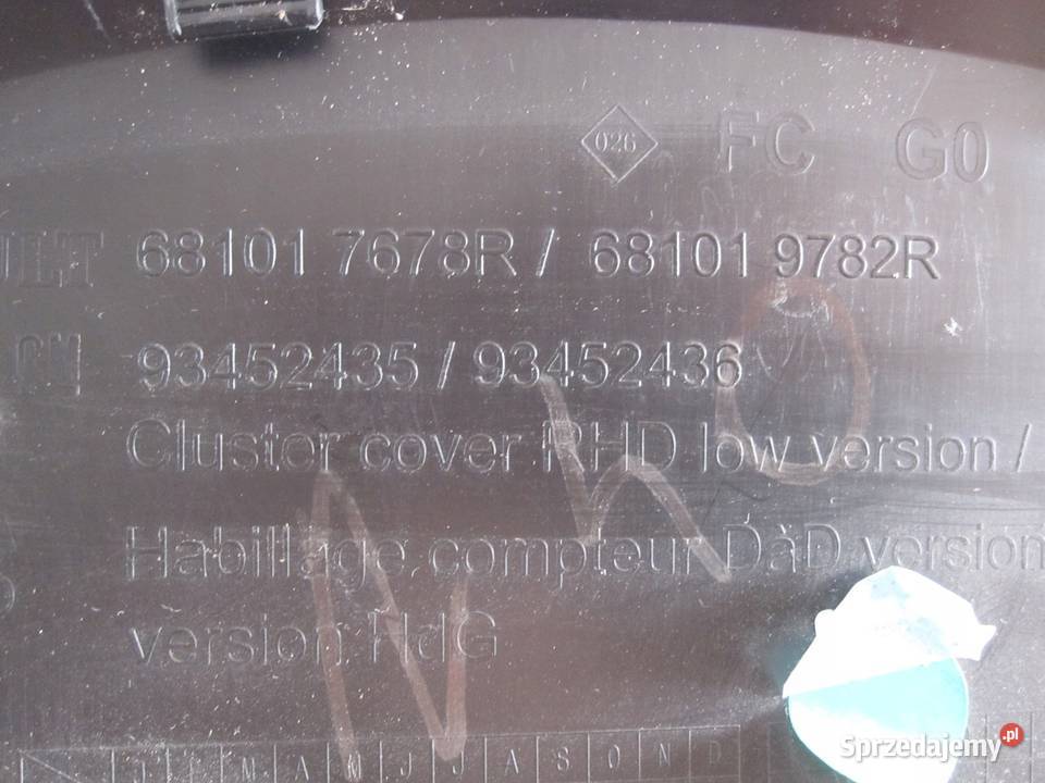 RENAULT TRAFIC III 15r ramka zegarów licznika