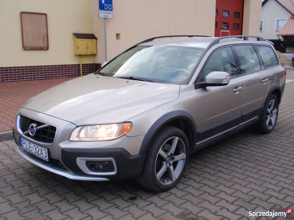 Volvo xc70 2008 D5manual bezowe skory navi Leszno