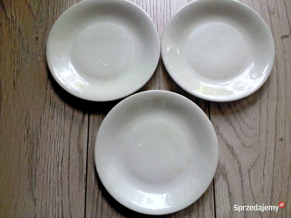 Filiżanki Pruszków białe 7 sztuk 3 talerzyki Zakopane