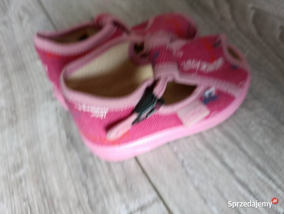 kapcie buty dziewczęce różowe rozmiar 19 długość sprzedam