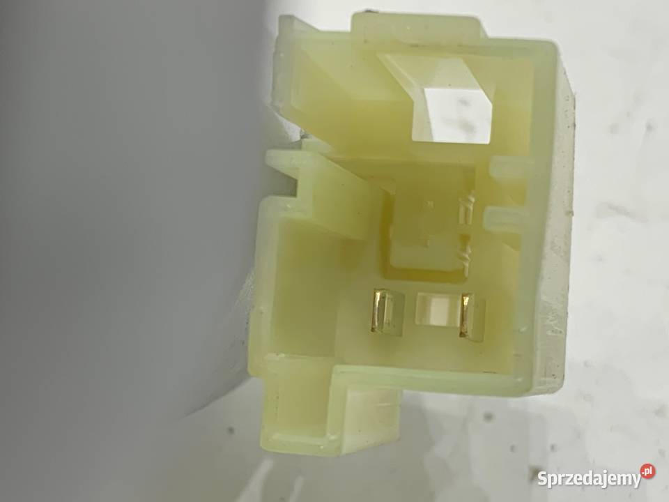 SIŁOWNIK KLAPY BAGAŻNIKA PRAWY AUDI A4 B9