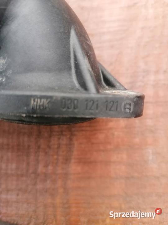 Audi a4 b5 18 ADR Króciec termostatu 038 121 121 osobowe Jędrzychów