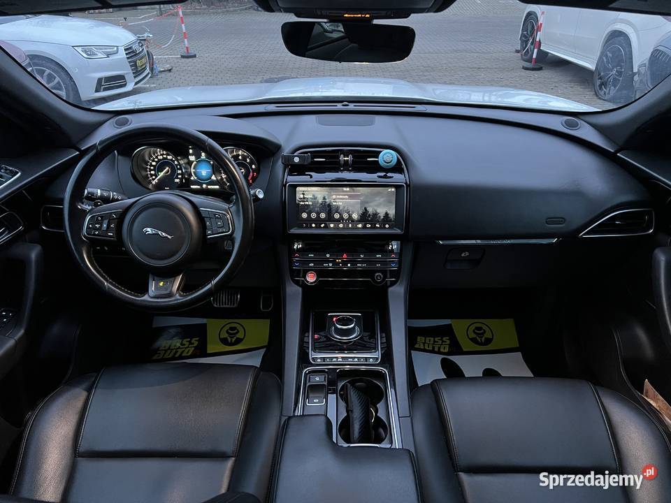 Jaguar FPace 2019 nieuszkodzony F-Pace Warszawa
