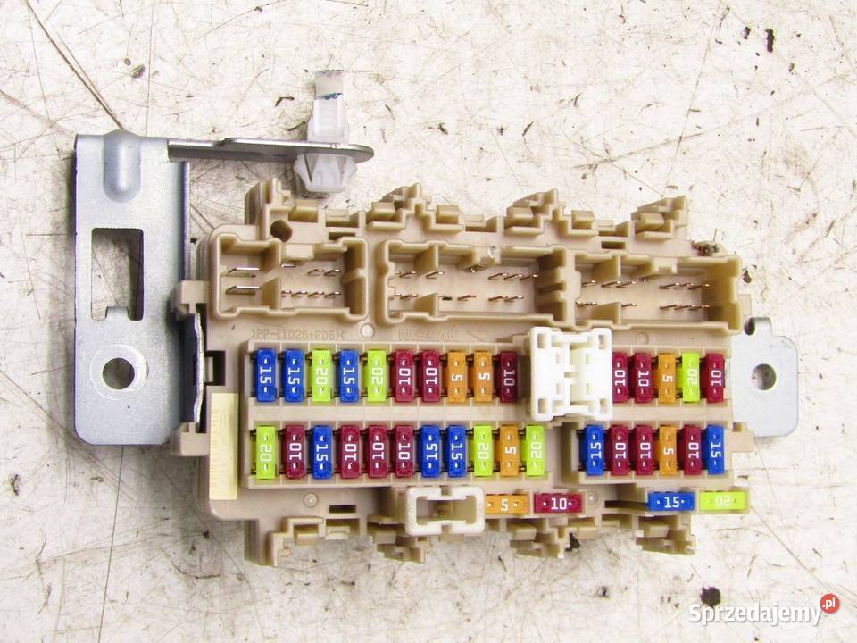 SKRZYNKA BEZPIECZNIKÓW 12 DIGT NISSAN QASHQAI