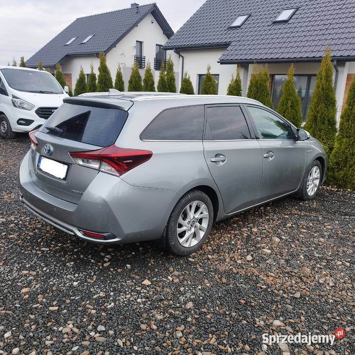 Toyota Auris II 18 Super stan Hybrid LPG