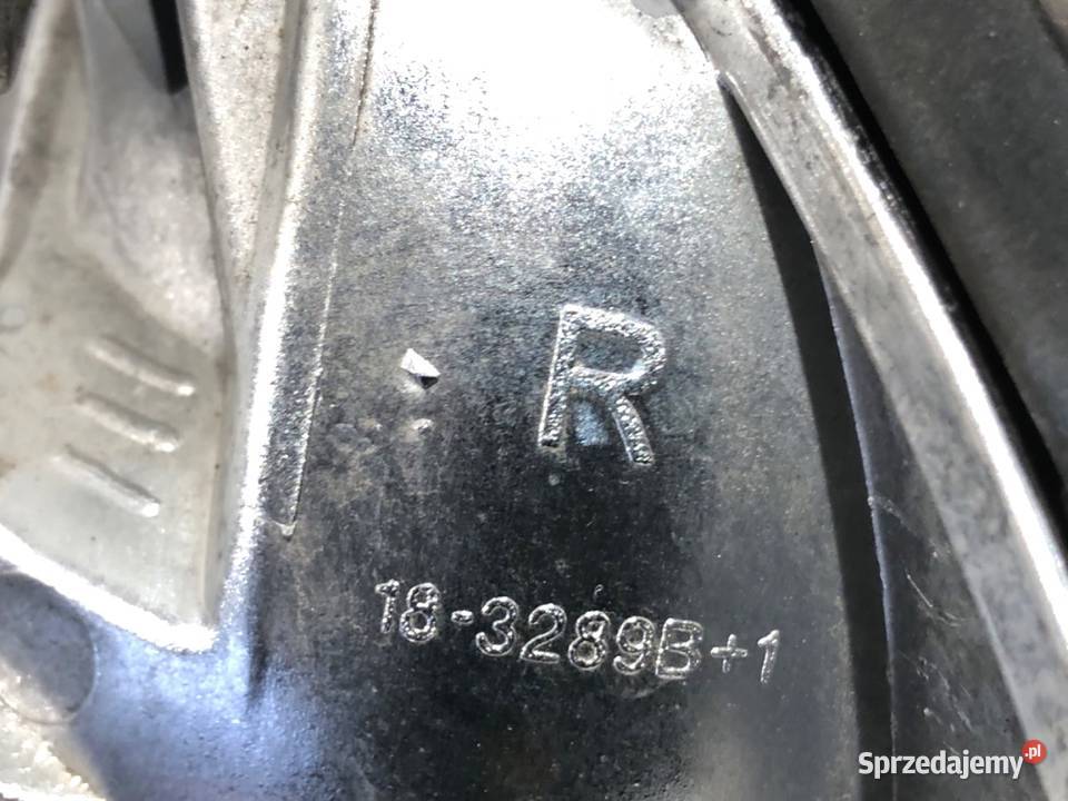 KIERUNKOWSKAZ PRAWY PRZÓD MERCEDES W124 8493 osobowe