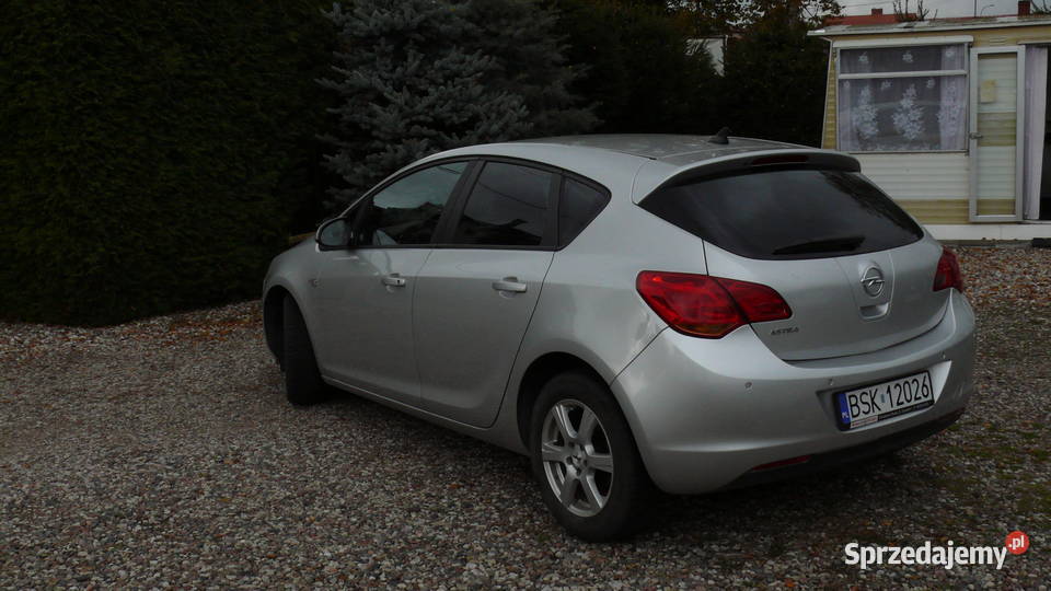 OPEL ASTRA J 16 benzyna 2011r