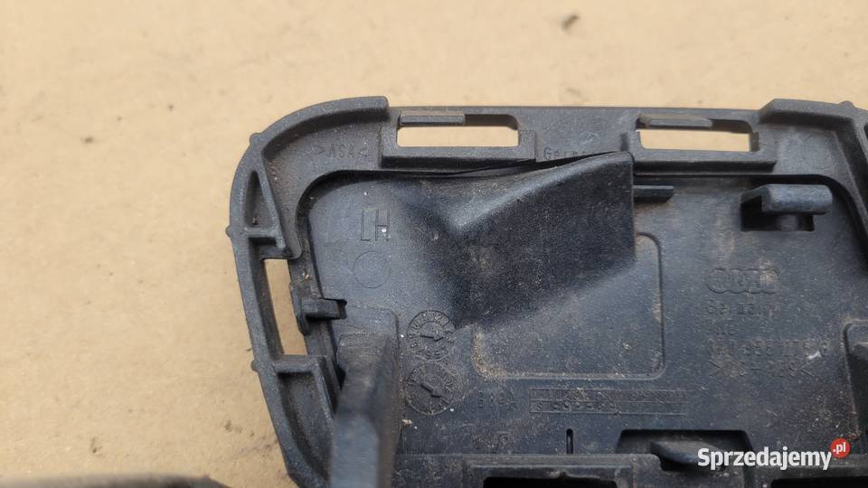 ZAŚLEPKA SPRYSKIWACZA LEWA AUDI A4 B8 LIFT