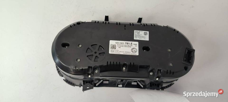 LICZNIK ZEGAR SKODA OCTAVIA III 5E0920781E Lipno