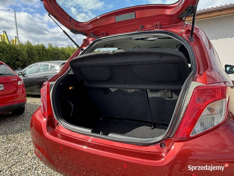 Toyota Yaris 2013r GWARANCJA 4/5 Yaris Paniówki sprzedam