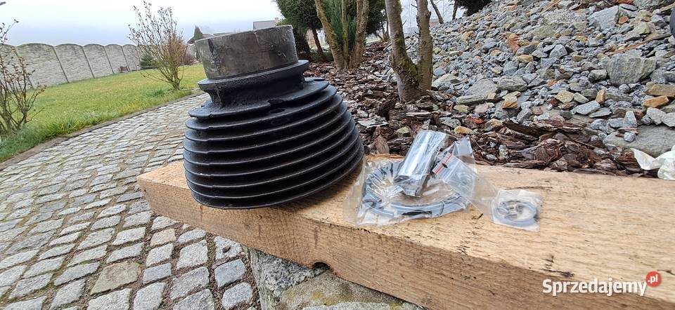 Cylinder żeliwny junak m10 szlifie z tłokiem Strzebiń