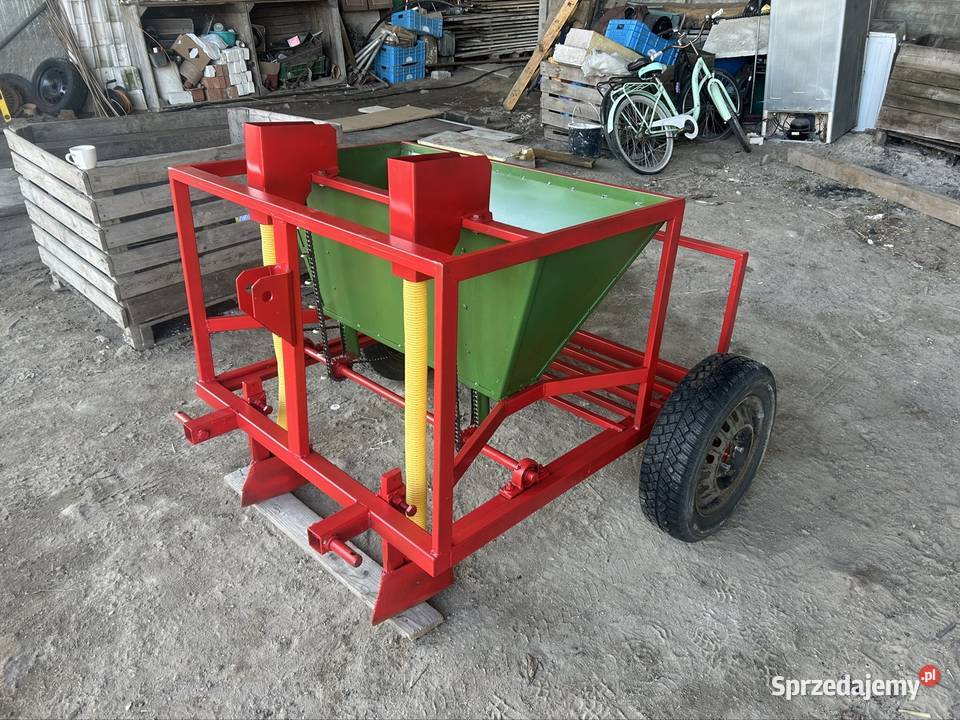 Sprzedam siewniksadzarkę do bobu Brzeziny