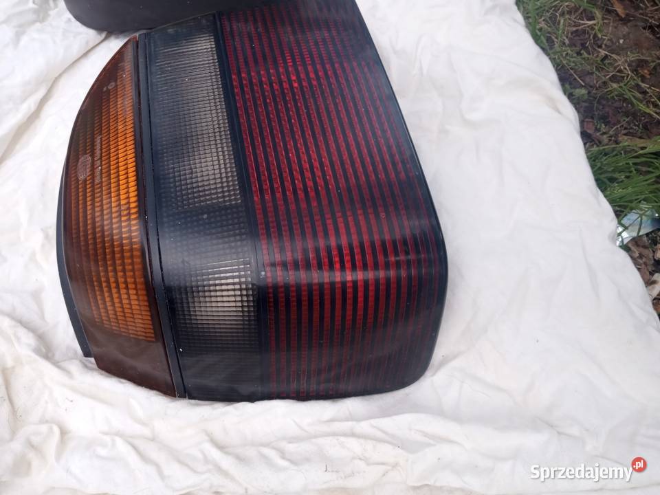 VW GOLF 3 GTI lampy tylne dymne pomorskie sprzedam