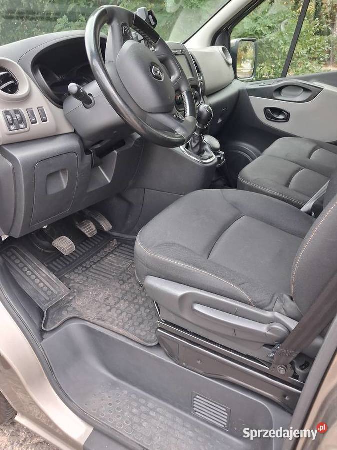Renault Trafic 16D 126 krajowy 9 osobowy long śląskie
