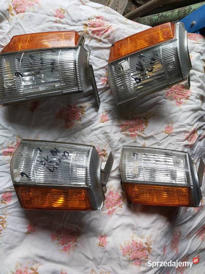 Kierunkowskazy Nissan Cherry N12 dwa komplety kujawsko-pomorskie Toruń