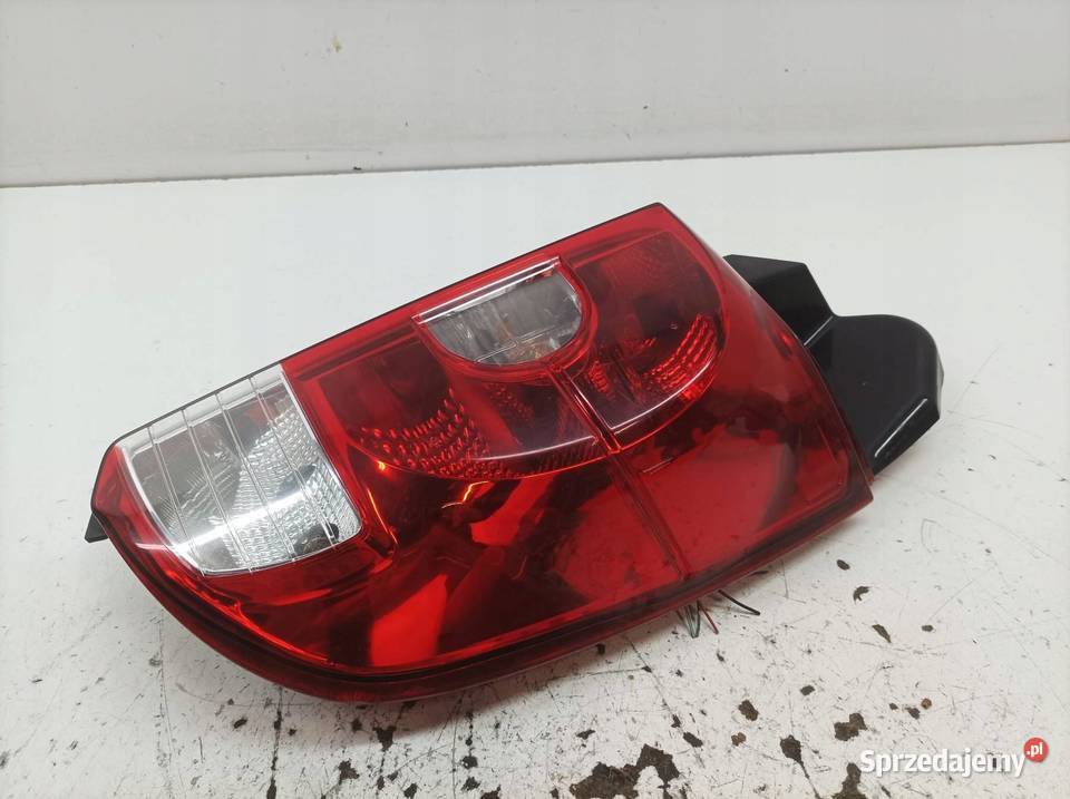 LAMPA TYŁ 8330A480 Mitsubishi Colt VII 20022012 Oświetlenie