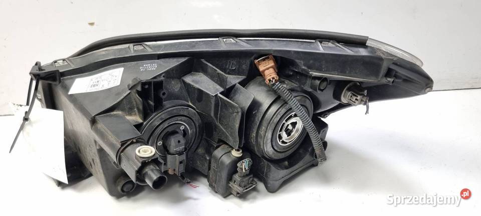 LAMPA PRAWA PRZÓD TOYOTA RAV4 III Lipno