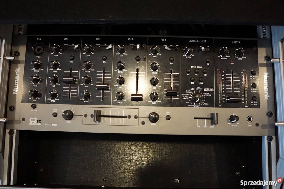 krzesła krzesło słupki sznur Szatnia mobilna Katowice