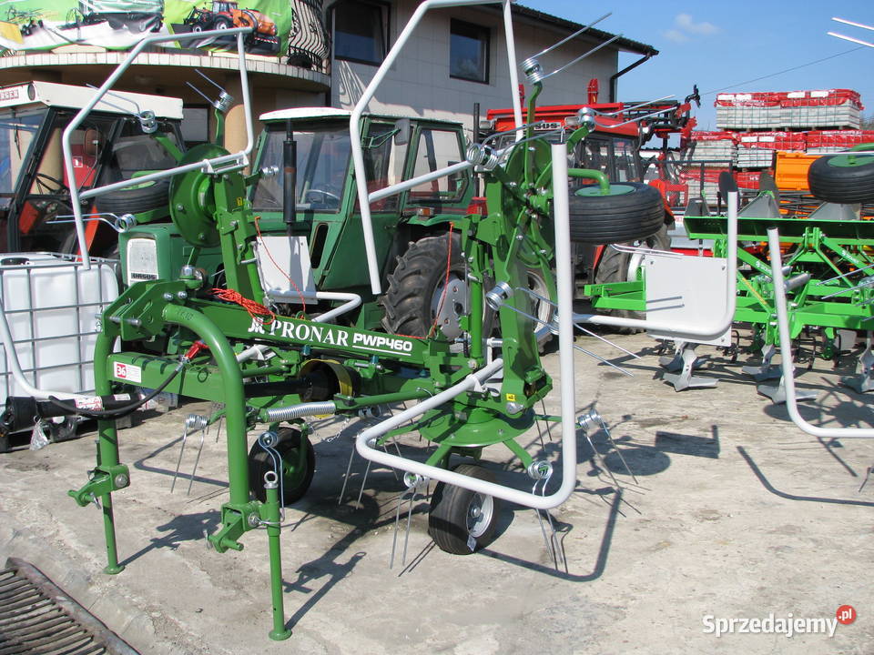 Przetrząsacz pokosów 4 karuzelowy PWP460 PRONAR Zgrabiarki i przetrząsacze Opoczno