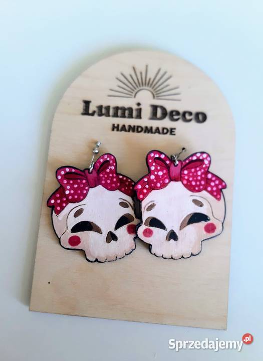 Urocza Czaszka Kolczyki Drewniane Idealne na Oświęcim
