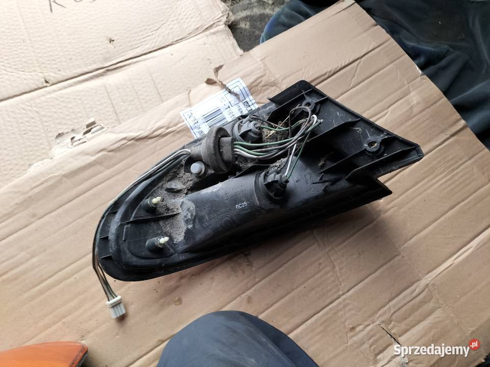 LAMPA TYŁ TYLNA PRAWA Mazda 323F BA Kamień-Kolonia
