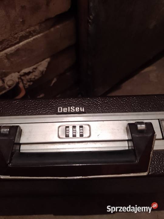 Walizka PRL Pozostałe Wołomin