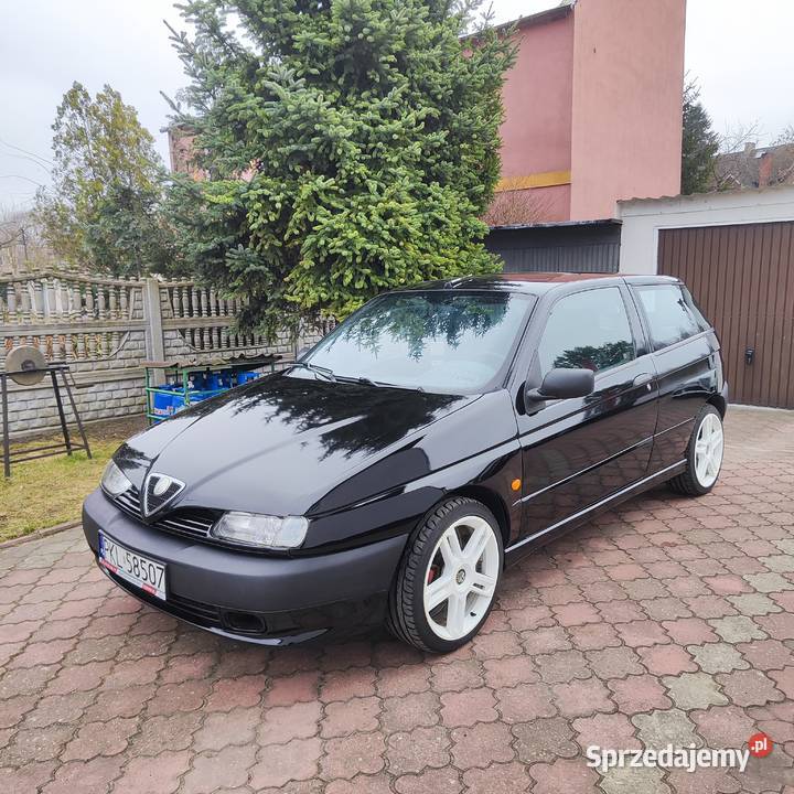Alfa Romeo 145 14 BOXER klasyk ładny stan Rok produkcji 1995 Koło