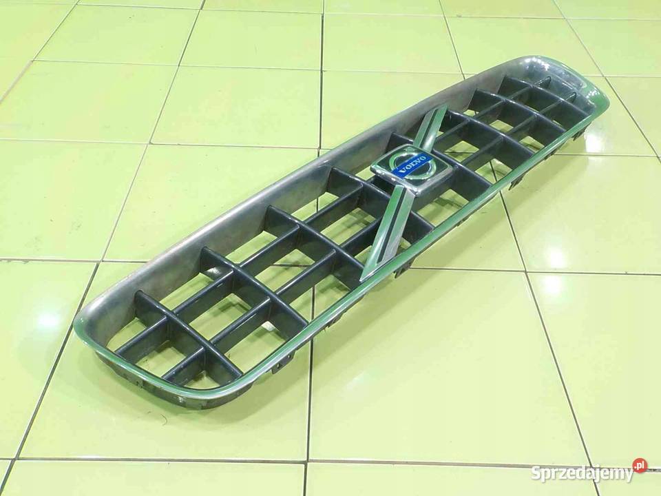 VOLVO C70 II 06r atrapa grill osobowe mazowieckie Suków