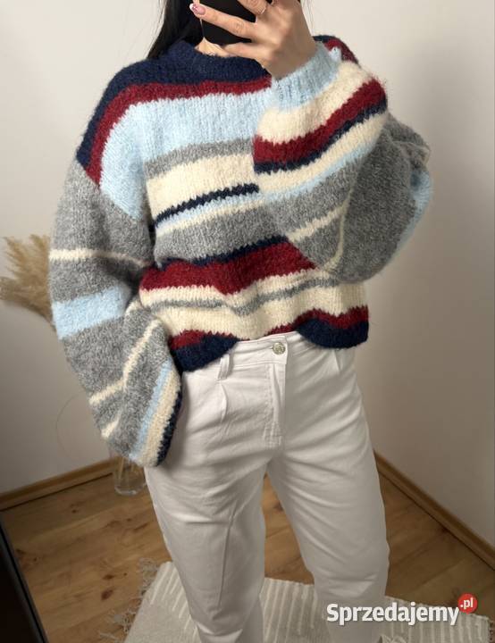Miękki puszysty sweter w paski oversize rozmiar