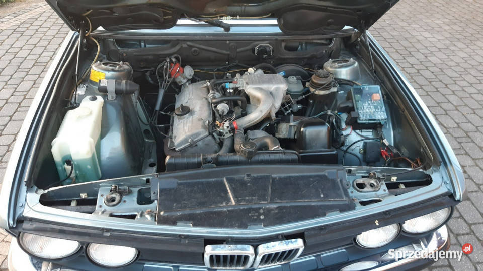 BMW 518 BMW 5er 518i E28 19811987 manualna Bachowice
