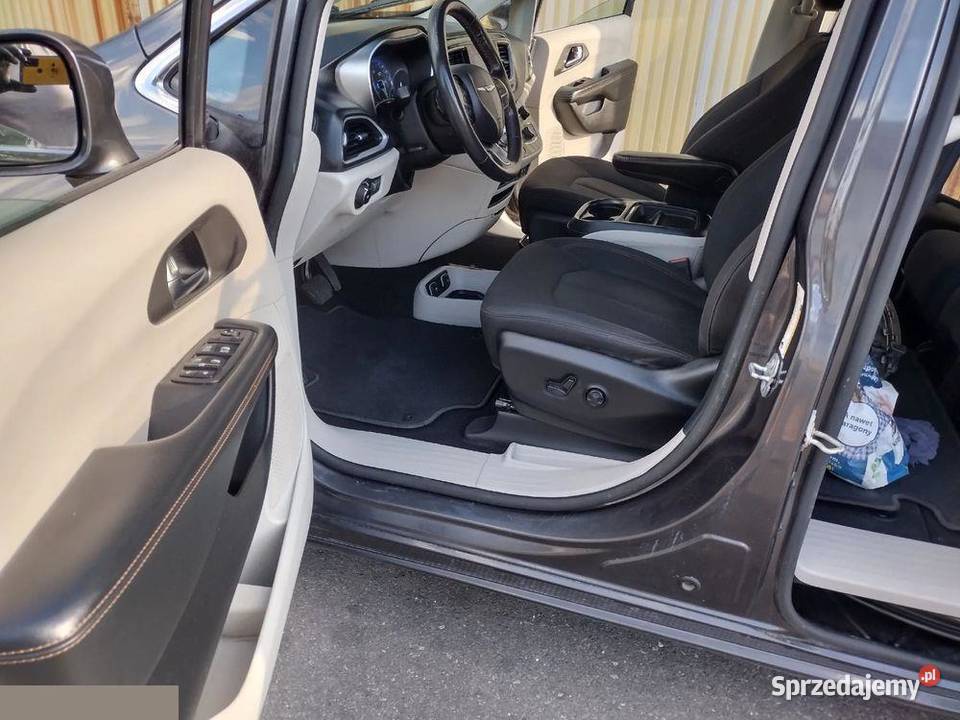 Chrysler Pacifica 36 Benzyna 291 2020r Radom