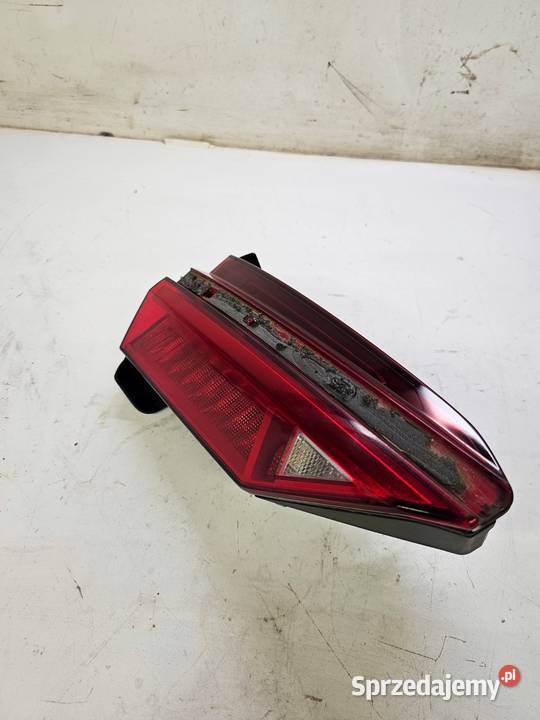 LAMPA LEWY TYŁ W KLAPĘ AUDI A6 C8 4K5945075 Przystajń