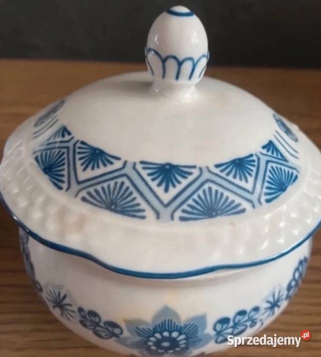 Zestaw niemiecka porcelana dzbanuszek i mlecznik Wałbrzych