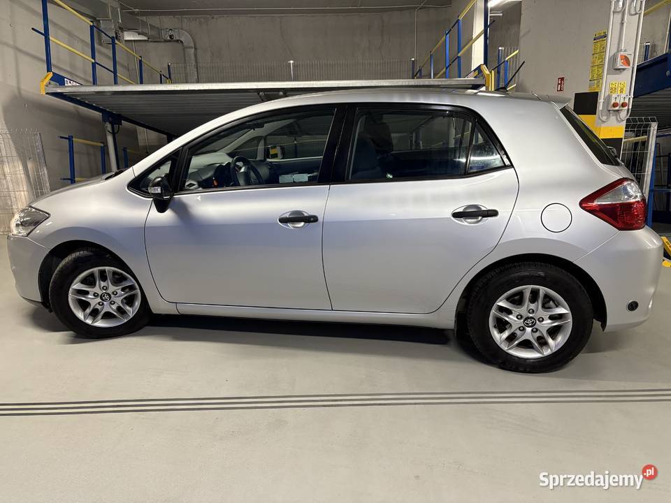 Toyota Auris 2010 133 vvti LPG Warszawa sprzedam