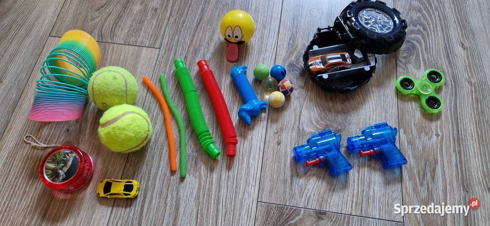 zabawki zestaw 19 spinner auto pistolet na wodę 6 lat+ małopolskie