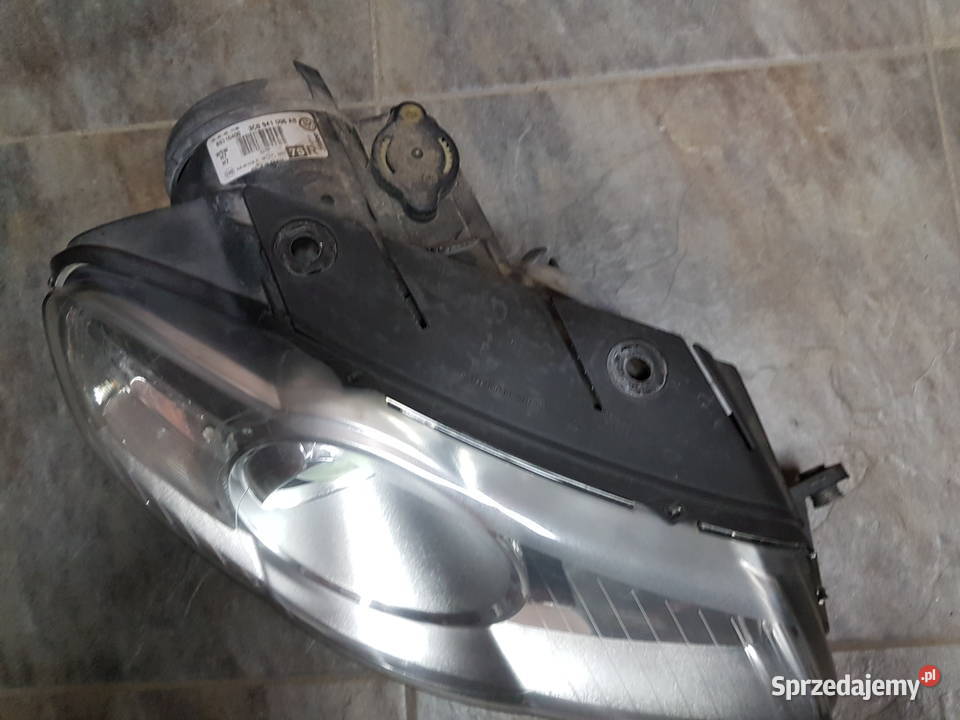 VW PASSAT B6 REFLEKTOR PRAWY LAMPA PRAWA Rok produkcji 2010 Turek