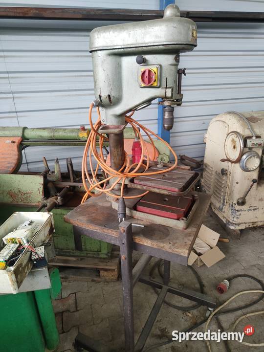 Wiertarka stołowa ze stolikiem