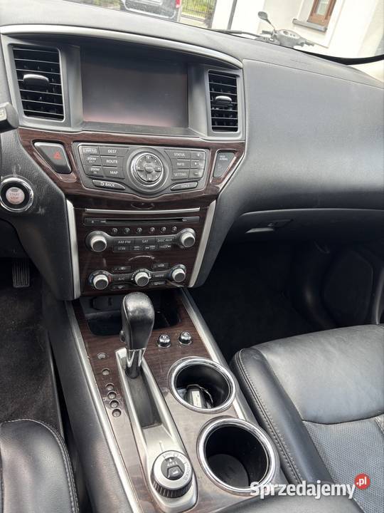 Nissan Pathfinder 2015 DVD 4x4 35 benzyna Sulejówek