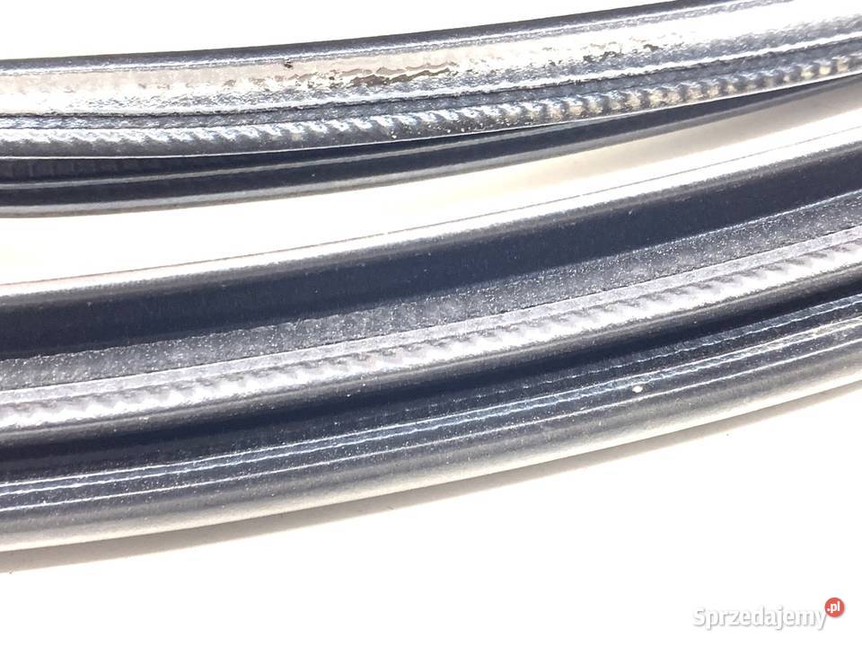 USZCZELKA DRZWI PRZÓD PRAWA WEWNĘTRZN LEXUS LBX osobowe sprzedam