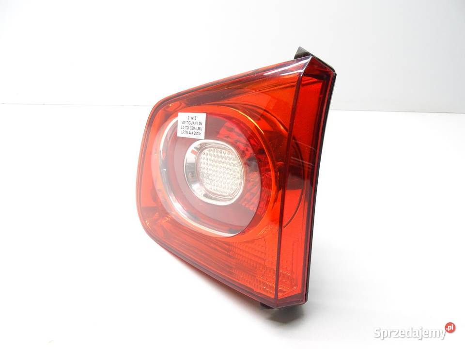 LAMPA PRAWA PRAWY TYŁ TYLNA W KLAPE 5N0945094C sprzedam