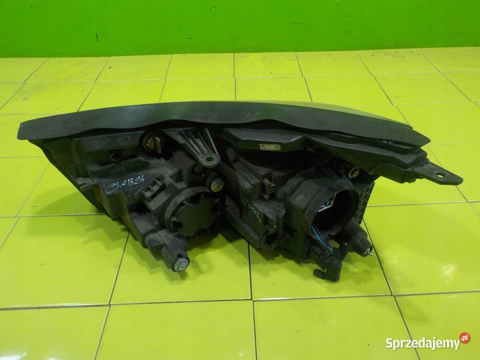 SSANGYONG RODIUS II TURISMO 20 B 14r lampa prawa